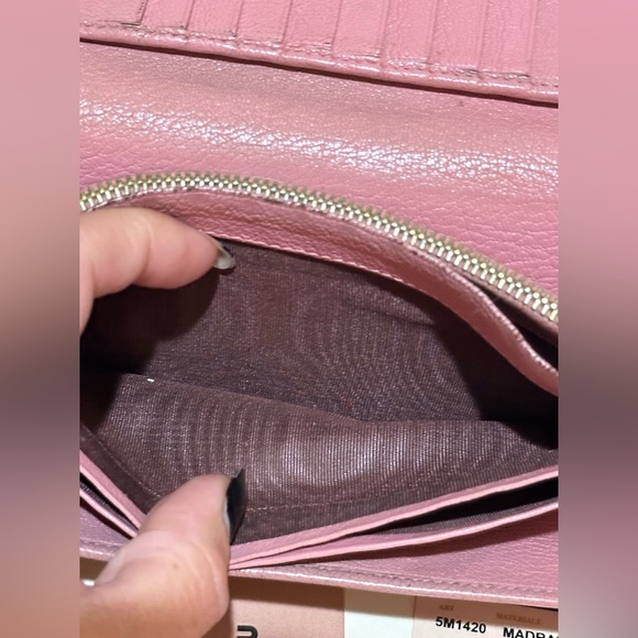 MiuMiu Bubblegum Pink Long Leather Double Snap Wallet W/original cards - Picture 4 of 14